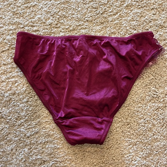 Matching Bra & Panties - Picture 3 of 3